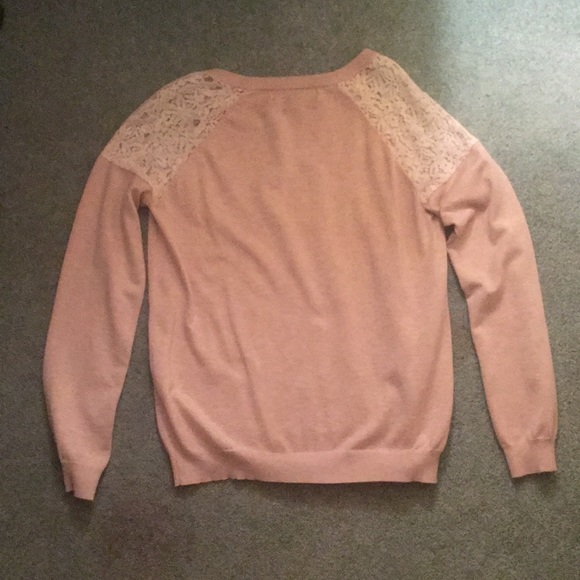 Cute sweater - Picture 2 of 2